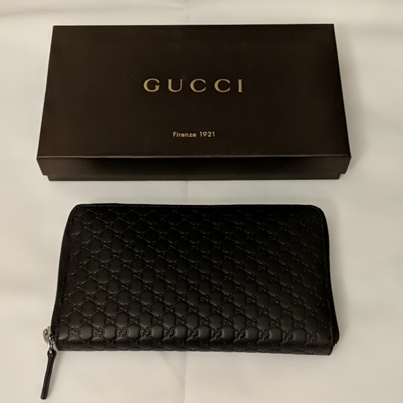 Gucci Handbags - NWT Gucci 391465 XL Microguccissima wallet